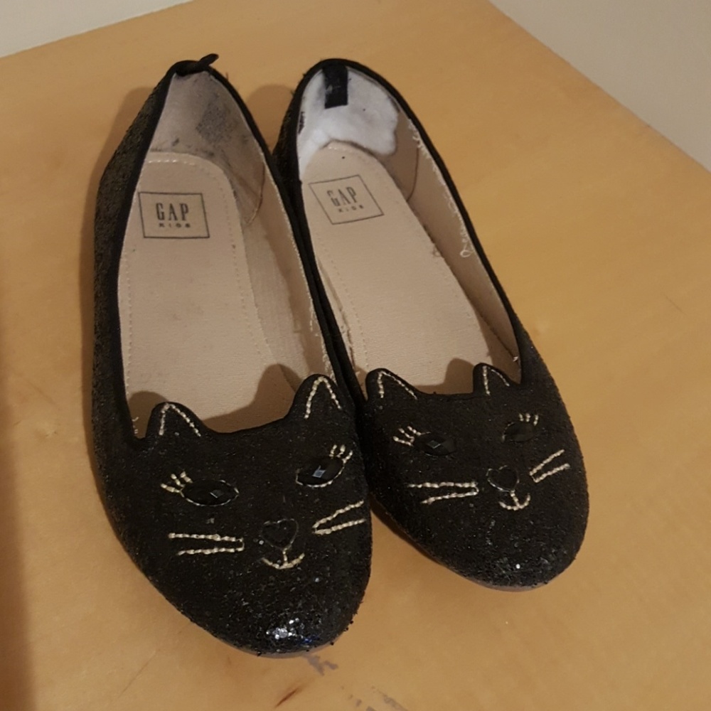 Girls size 3 Black kitty Flats- 0027